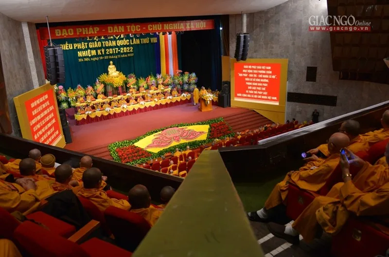 Quang cảnh phiên làm việc của Đại hội VIII sáng nay, 22-11