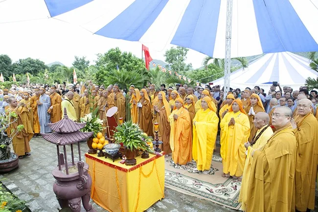Cung tống kim quan HT.Thích Trí Tâm nhập bảo tháp