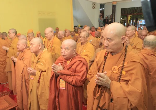 Cung tống kim quan HT.Thích Trí Tâm nhập bảo tháp