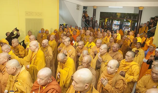 Cung tống kim quan HT.Thích Trí Tâm nhập bảo tháp
