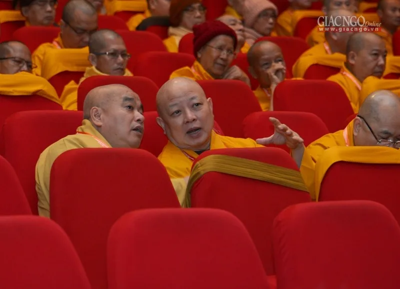 Đại biểu thảo luận các nội dung trong phiên làm việc