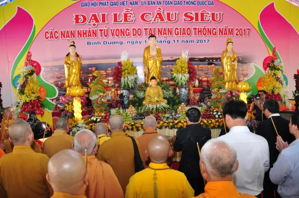 Bình Dương: Đại lễ cầu siêu nạn nhân tử vong vì tại nạn giao thông