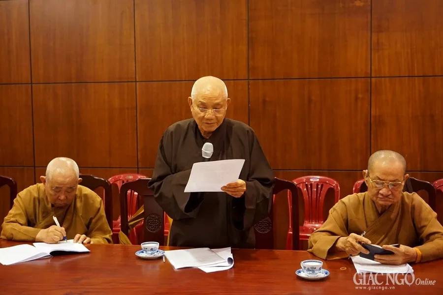 HT.Thích Minh Thông báo cáo công tác Tiểu ban Nhân sự