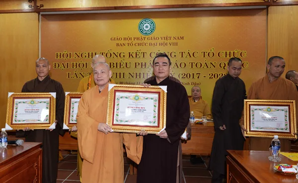 TƯGH tuyên dương công đức các cá nhân, tập thể đóng góp cho Đại hội