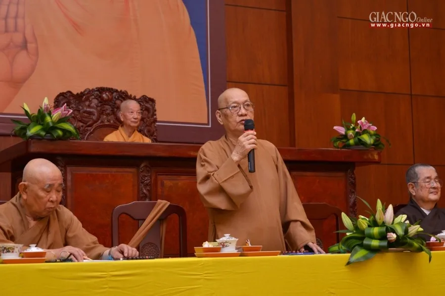 HT.Thích Thiện Tánh phát biểu tại buổi họp