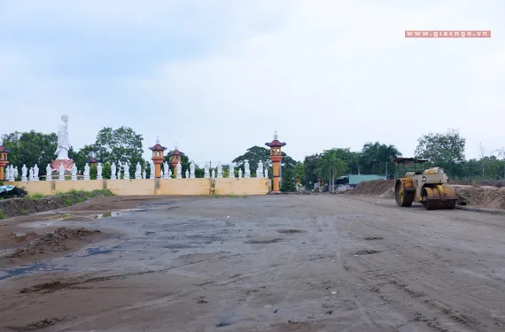 Di dời tôn tượng "Phật Cô Đơn" để tiếp tục thi công
