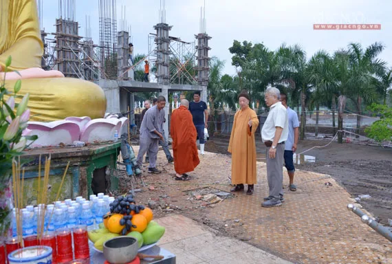 Di dời tôn tượng "Phật Cô Đơn" để tiếp tục thi công