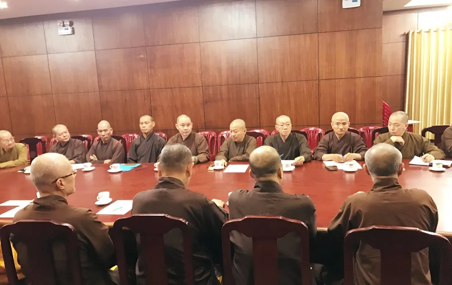 Chư tôn đức họp thảo luận Phật sự