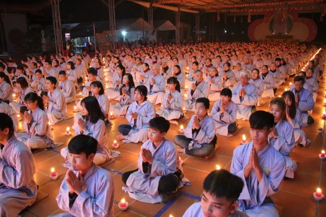 Thái Bình: Đêm hoa đăng vía Phật A Di Đà tại chùa Từ Xuyên