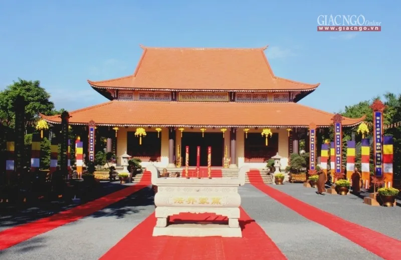 Giới tử Đại giới đàn Pháp Loa nhập Thọ giới trường