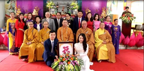 3 đôi tân hôn làm lễ hằng thuận tại chùa
