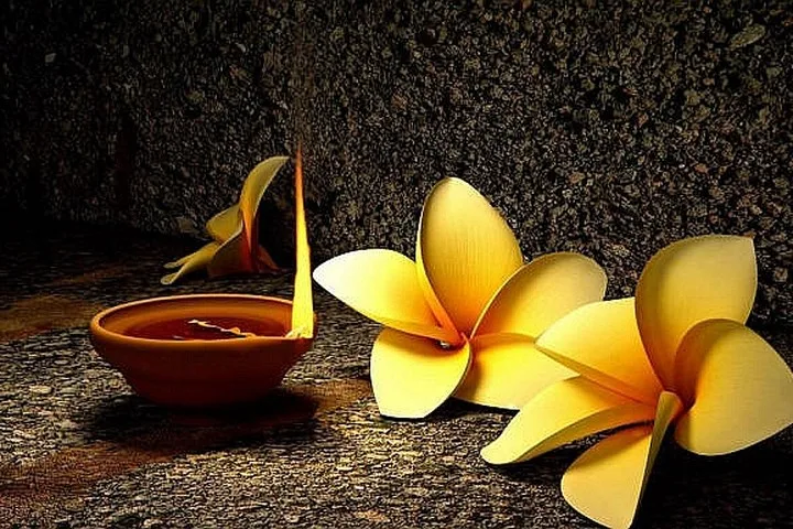 Nên tự trách mình