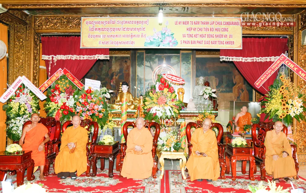 Chư tôn đức chứng minh buổi lễ