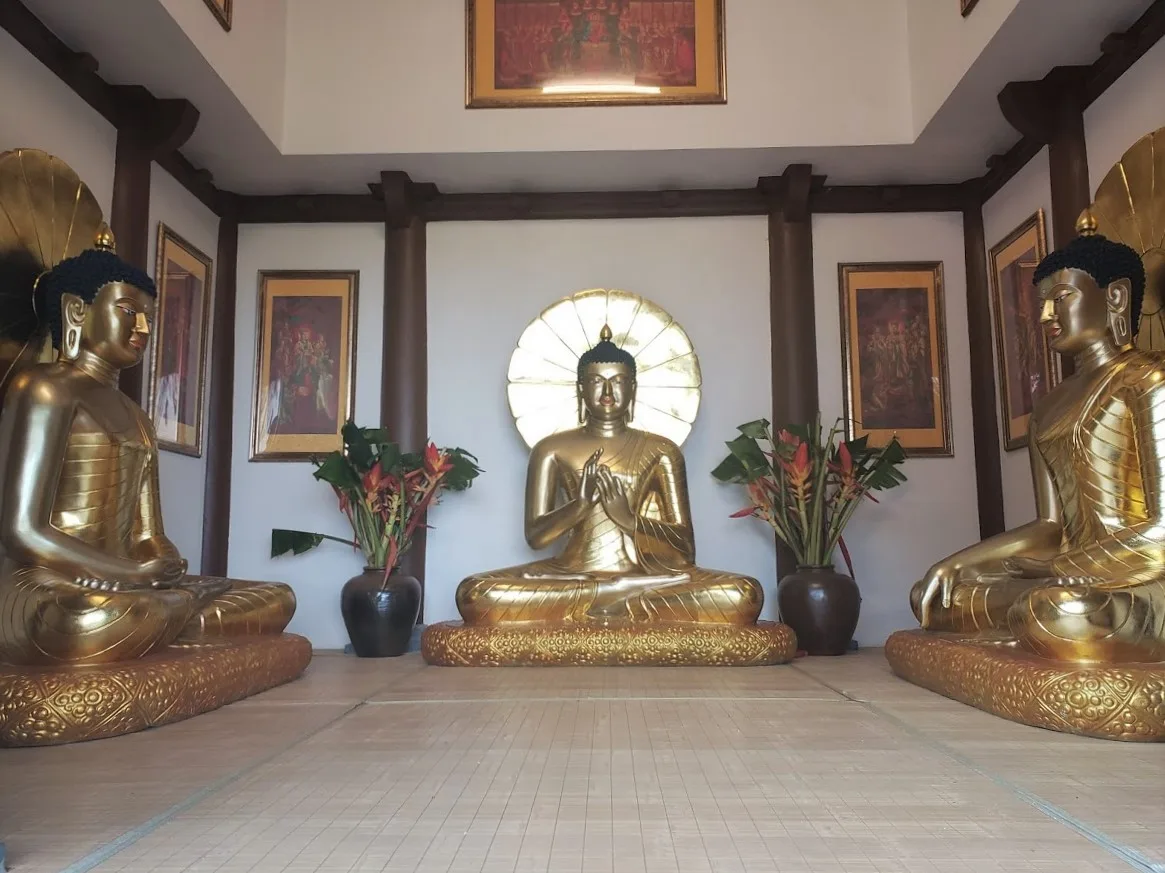 3 pho tượng được làm nguyên bản theo tỉ lệ 1:1 với nguyên mẫu bên Ấn Độ