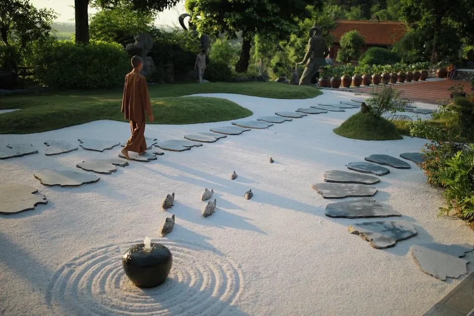 Vì là biển, nên hãy đi trên bờ