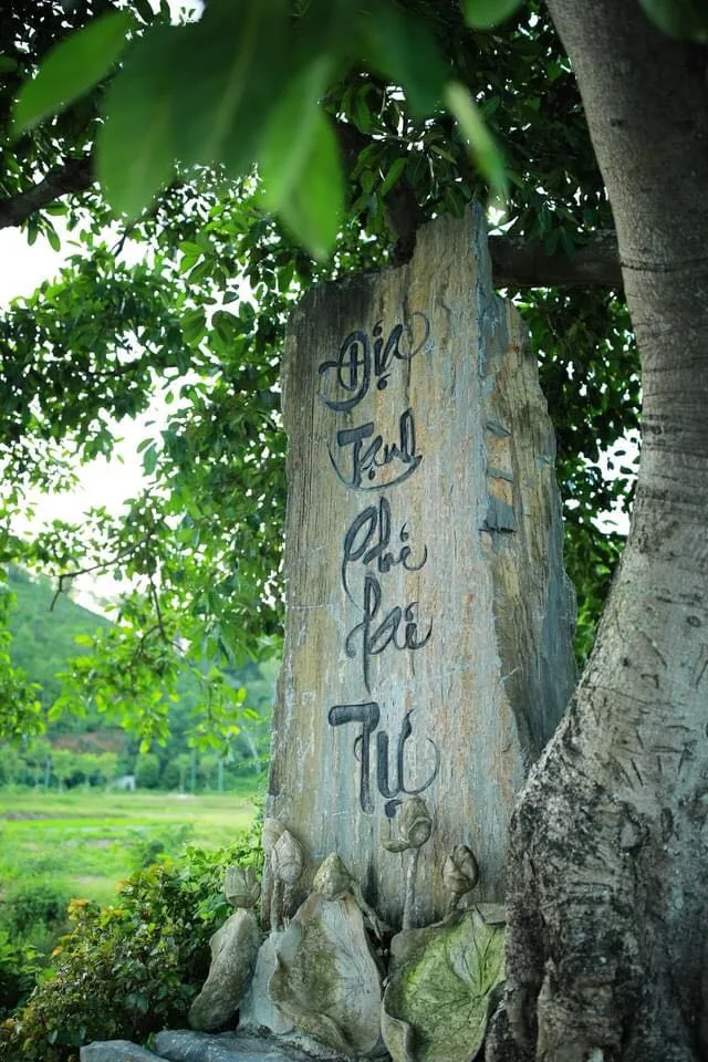 Góc đường nơi rẽ vào Chùa