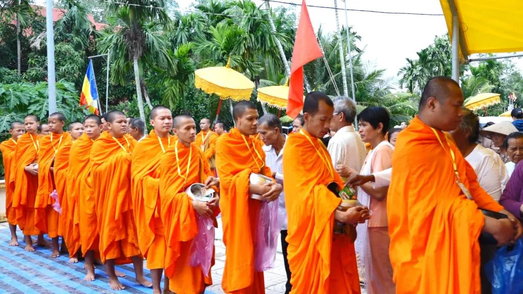 Ban VHTƯ triển khai đề án Pháp phục PGVN "thống nhất trong đa dạng" trong lễ dâng y Kathina tại Học viện Phật giáo Nam tông Khmer