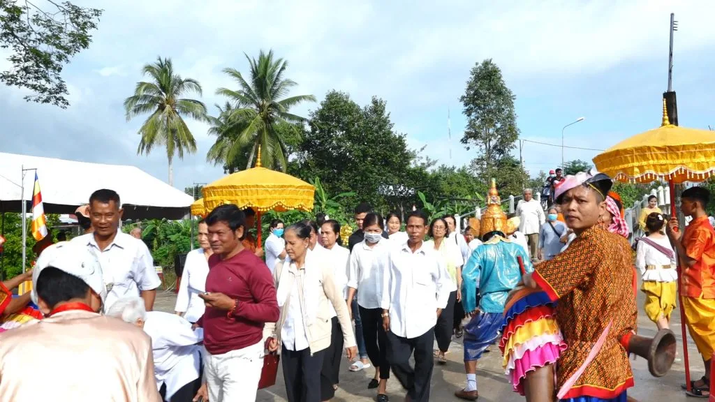 Ban VHTƯ triển khai đề án Pháp phục PGVN "thống nhất trong đa dạng" trong lễ dâng y Kathina tại Học viện Phật giáo Nam tông Khmer