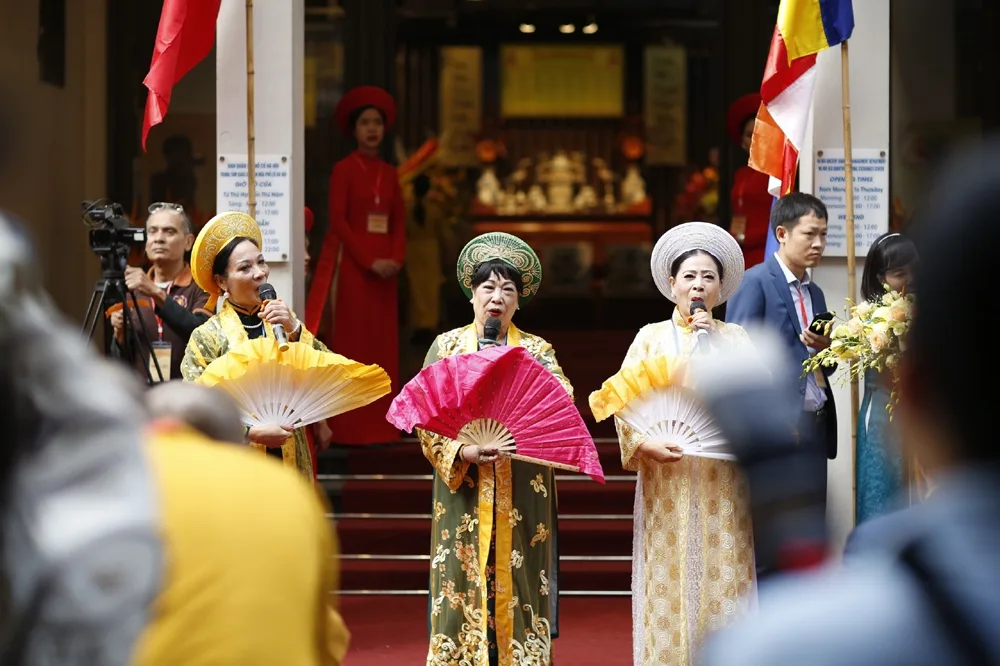 Khai mạc Triển lãm khoa học “Tinh thần và biểu tượng Phật giáo qua sản phẩm làng nghề truyền thống Việt Nam”