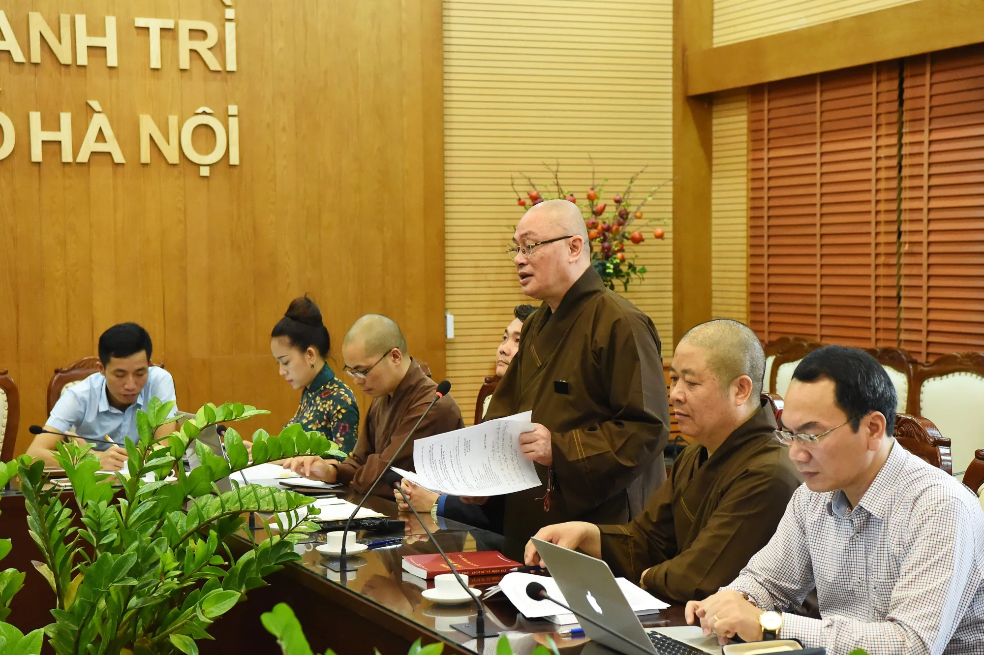 UBND Huyện Thanh Trì : Họp triển khai kế hoạch tổ chức Hội thảo khoa học tôn vinh về nhân vật Lịch sử " Sư bà Phương Dung và Tu bổ Tôn tạo khu Lăng mộ ", nhân dịp Thủ đô kỷ niệm 1010 năm Thăng long Hà Nội
