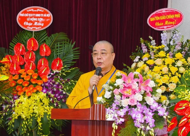 Hòa thượng Thích Thanh Nhiễu phát biểu tại hội thảo
