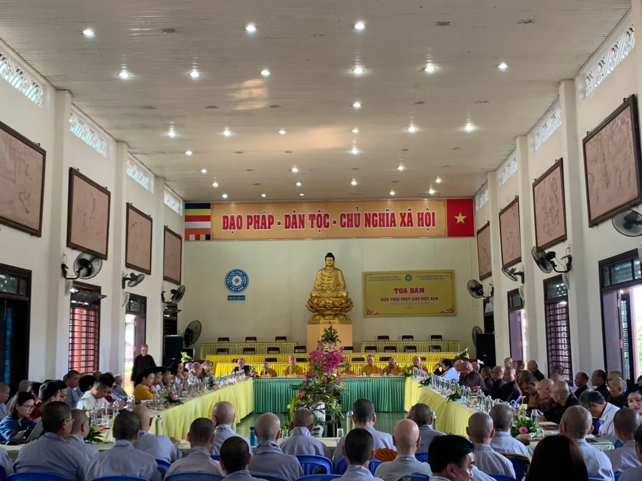 Tọa đàm khoa học “Kiến trúc Phật giáo Việt Nam” tại thừa thiên Huế.