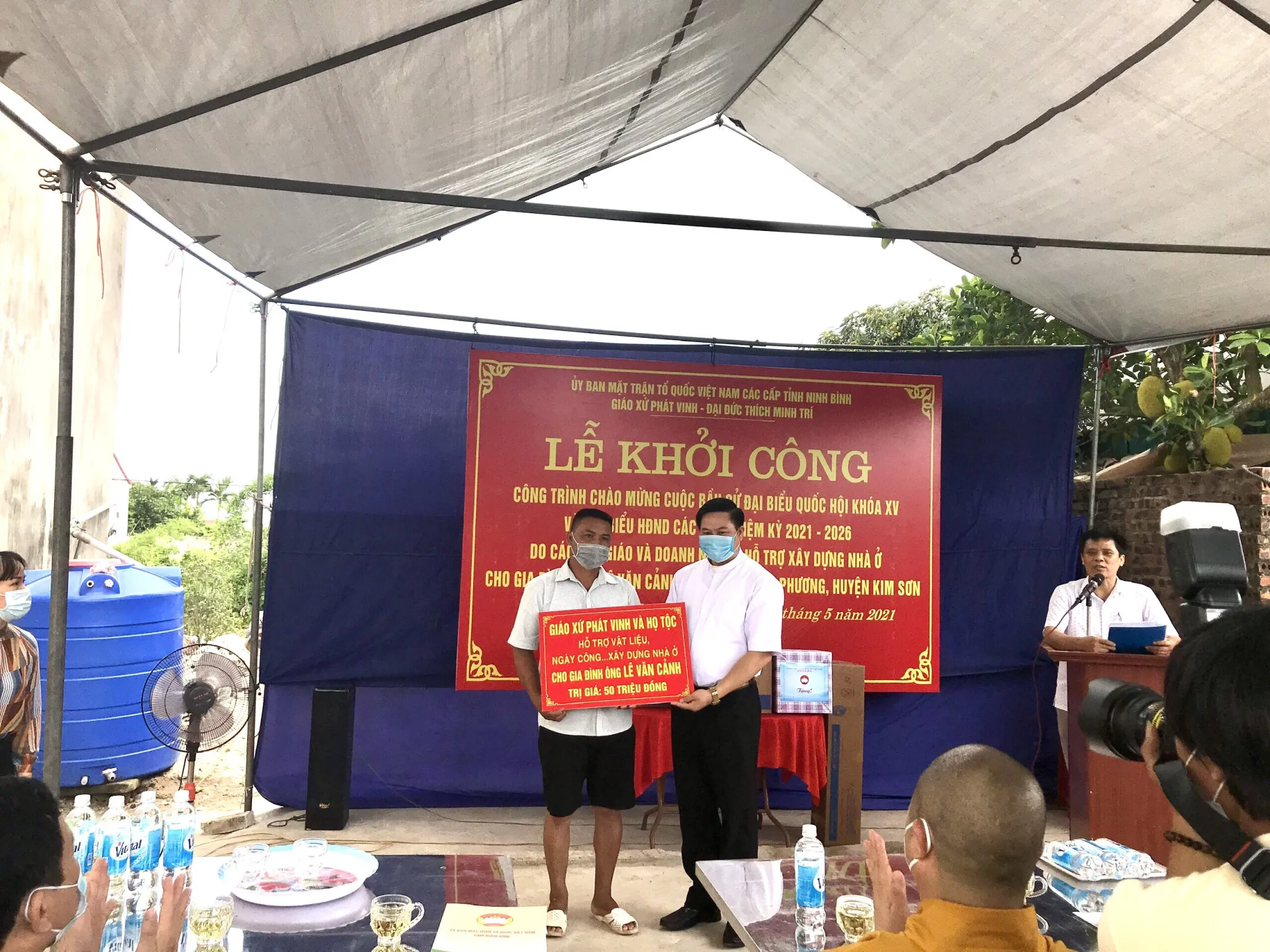CHUNG TAY XÂY ĐẮP NHỮNG NHỊP CẦU YÊU THƯƠNG