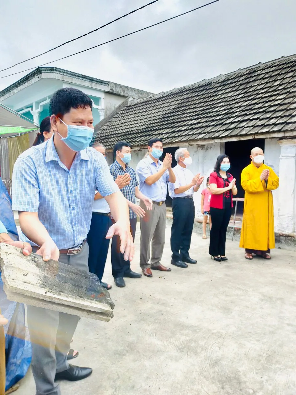 CHUNG TAY XÂY ĐẮP NHỮNG NHỊP CẦU YÊU THƯƠNG