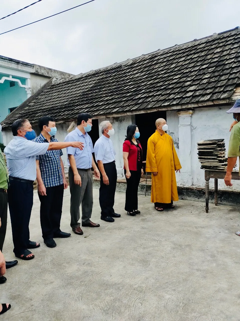 CHUNG TAY XÂY ĐẮP NHỮNG NHỊP CẦU YÊU THƯƠNG