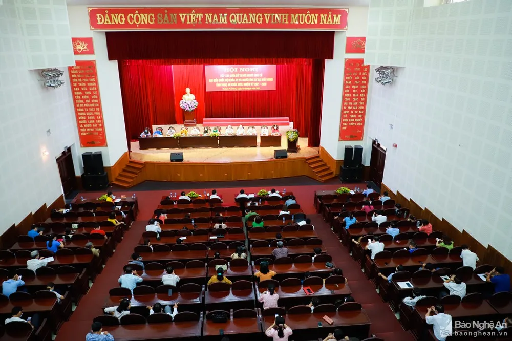 Toàn cảnh Hội nghị.