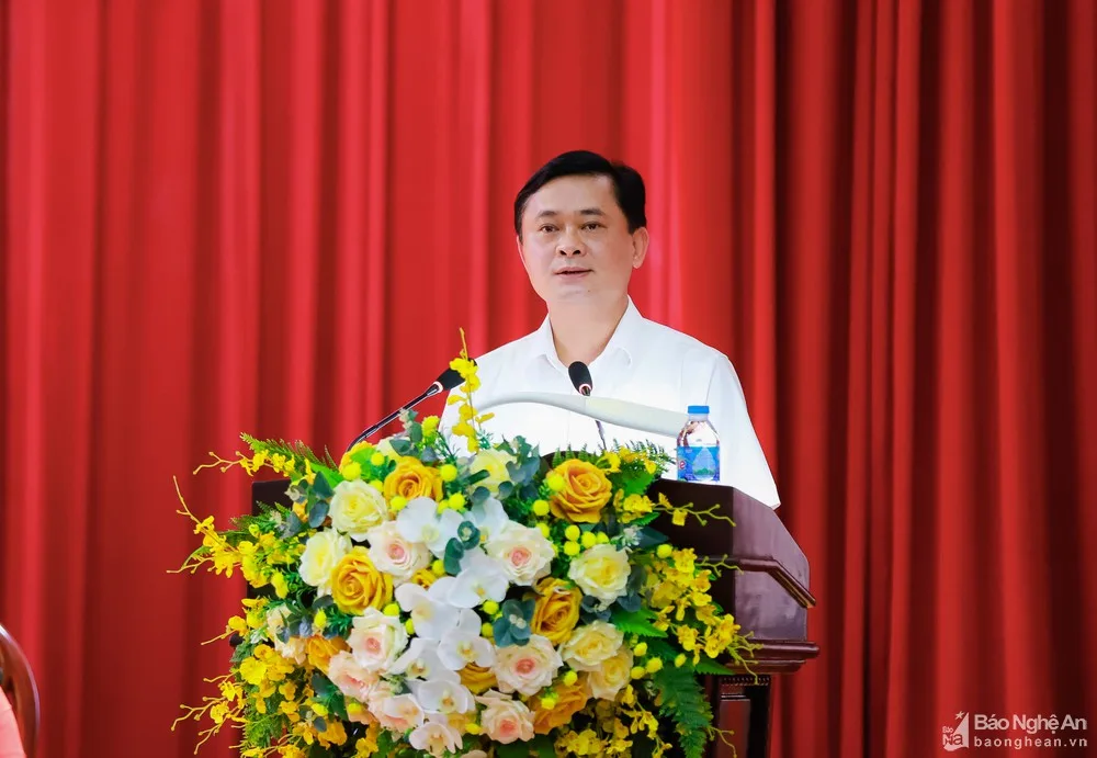 Ủy viên Ban Chấp hành Trung ương Đảng, Bí thư Tỉnh ủy Nghệ An Thái Thanh Quý trình bày chương trình hành động.