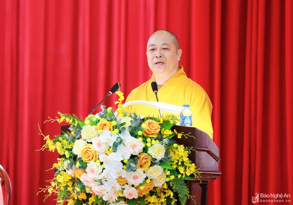 Thượng Tọa Thích Thọ Lạc - Trưởng Ban Văn hóa Trung ương Giáo hội phật giáo Việt Nam, Phó Trưởng Ban Thường trực Ban Trị sự Giáo hội Phật giáo Việt Nam tỉnh Nghệ An trình bày chương trình hành động.