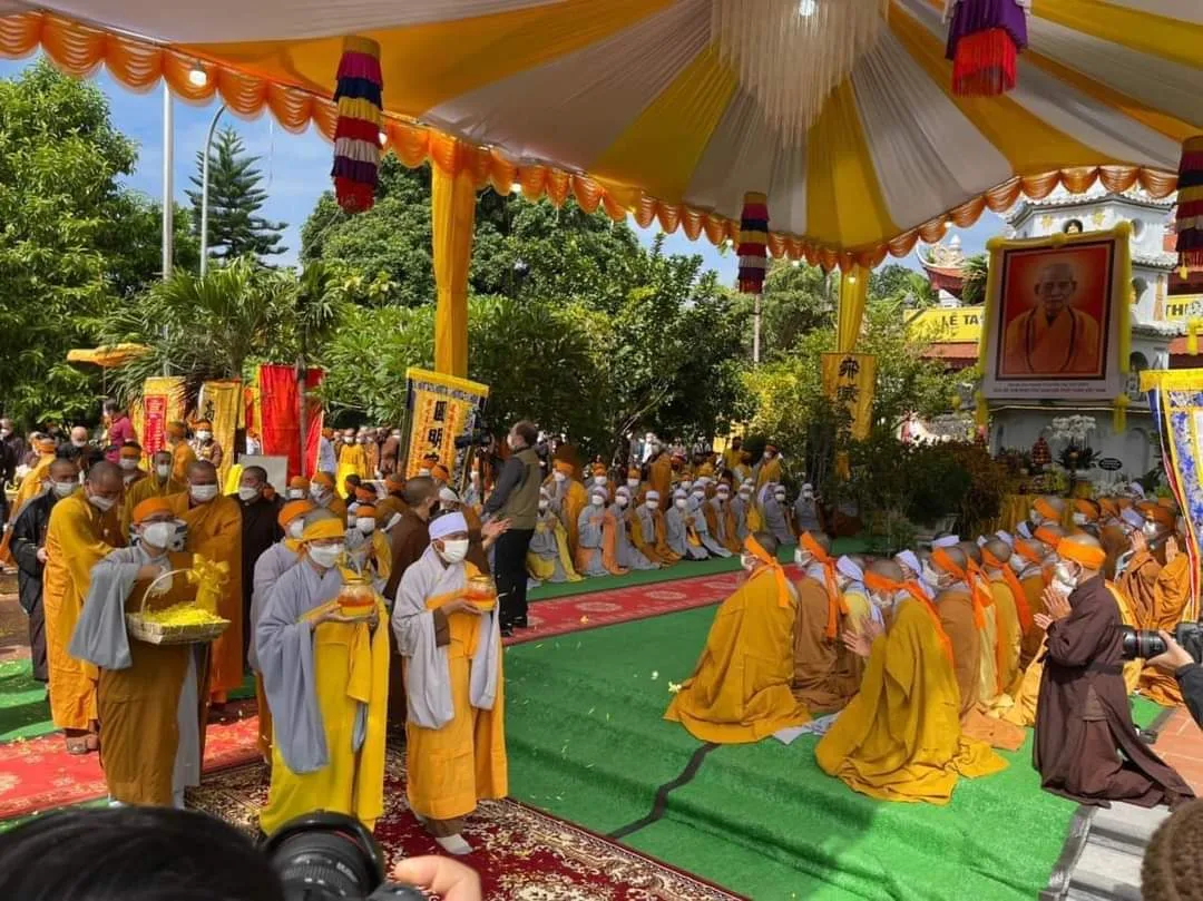 LỄ TRUY ĐIỆU TƯỞNG NIỆM VÀ CUNG NGHINH KIM QUAN ĐẠI LÃO HÒA THƯỢNG THÍCH PHỔ TUỆ - ĐỨC PHÁP CHỦ GIÁO HỘI PHẬT GIÁO VIỆT NAM.