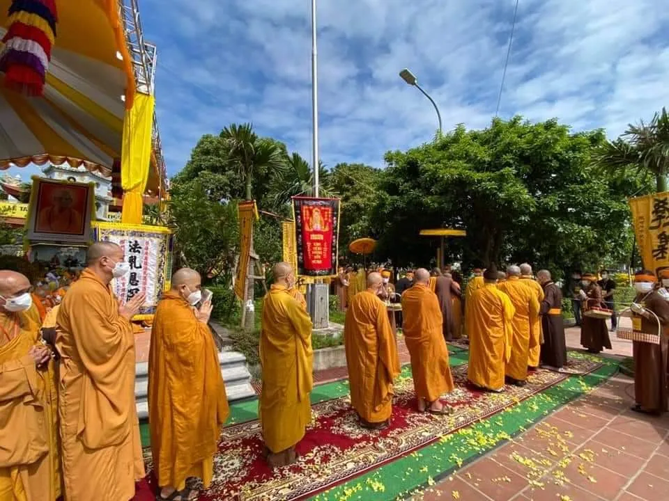LỄ TRUY ĐIỆU TƯỞNG NIỆM VÀ CUNG NGHINH KIM QUAN ĐẠI LÃO HÒA THƯỢNG THÍCH PHỔ TUỆ - ĐỨC PHÁP CHỦ GIÁO HỘI PHẬT GIÁO VIỆT NAM.