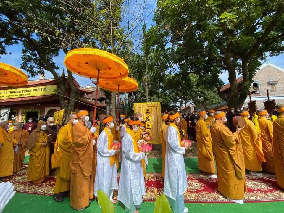 LỄ TRUY ĐIỆU TƯỞNG NIỆM VÀ CUNG NGHINH KIM QUAN ĐẠI LÃO HÒA THƯỢNG THÍCH PHỔ TUỆ - ĐỨC PHÁP CHỦ GIÁO HỘI PHẬT GIÁO VIỆT NAM.