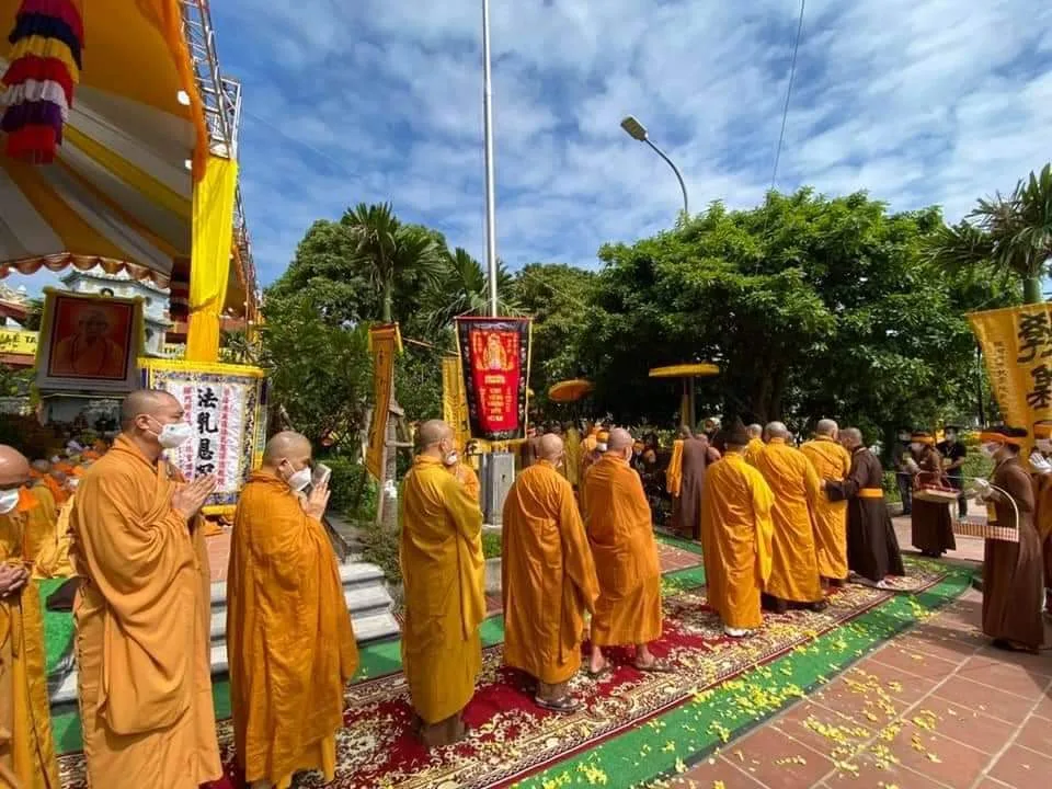 LỄ TRUY ĐIỆU TƯỞNG NIỆM VÀ CUNG NGHINH KIM QUAN ĐẠI LÃO HÒA THƯỢNG THÍCH PHỔ TUỆ - ĐỨC PHÁP CHỦ GIÁO HỘI PHẬT GIÁO VIỆT NAM.