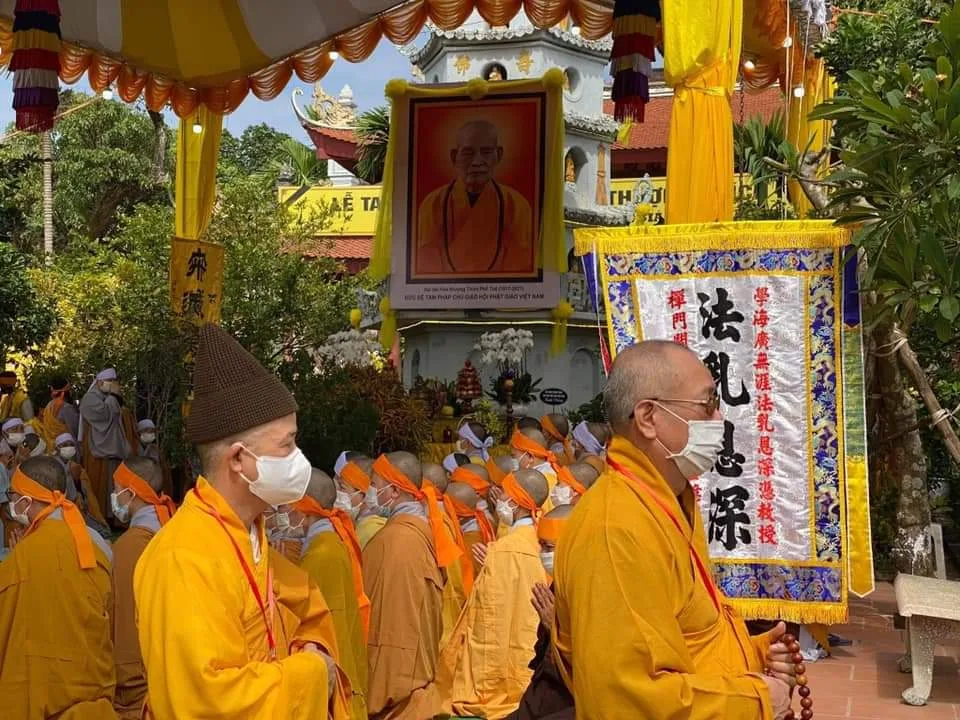 LỄ TRUY ĐIỆU TƯỞNG NIỆM VÀ CUNG NGHINH KIM QUAN ĐẠI LÃO HÒA THƯỢNG THÍCH PHỔ TUỆ - ĐỨC PHÁP CHỦ GIÁO HỘI PHẬT GIÁO VIỆT NAM.