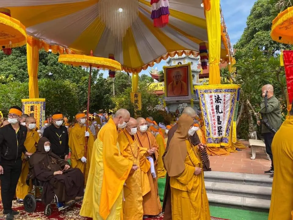 LỄ TRUY ĐIỆU TƯỞNG NIỆM VÀ CUNG NGHINH KIM QUAN ĐẠI LÃO HÒA THƯỢNG THÍCH PHỔ TUỆ - ĐỨC PHÁP CHỦ GIÁO HỘI PHẬT GIÁO VIỆT NAM.