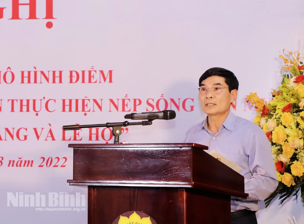Đồng chí Trưởng Ban Dân vận Tỉnh ủy, Chủ tịch Ủy ban MTTQ Việt Nam tỉnh Đỗ Việt Anh phát động xây dựng mô hình điểm.