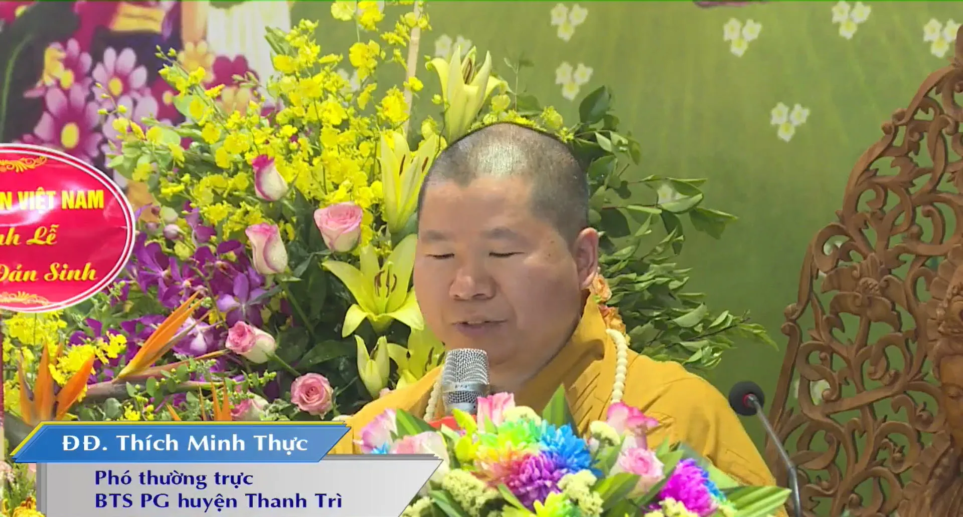 Đại đức Thích Minh Thực tuyên đọc diễn văn Đại lễ Phật đản 2022 của Hòa thượng Chủ tịch HĐTS GHPGVN