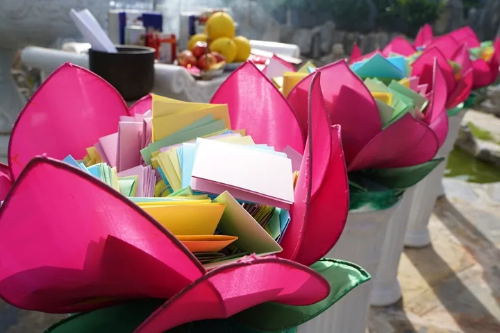 Lễ cầu nguyện và tư vấn mùa thi tại chùa Quan Âm – Hà Nội