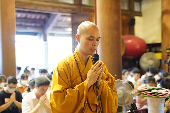 Lễ cầu nguyện và tư vấn mùa thi tại chùa Quan Âm – Hà Nội