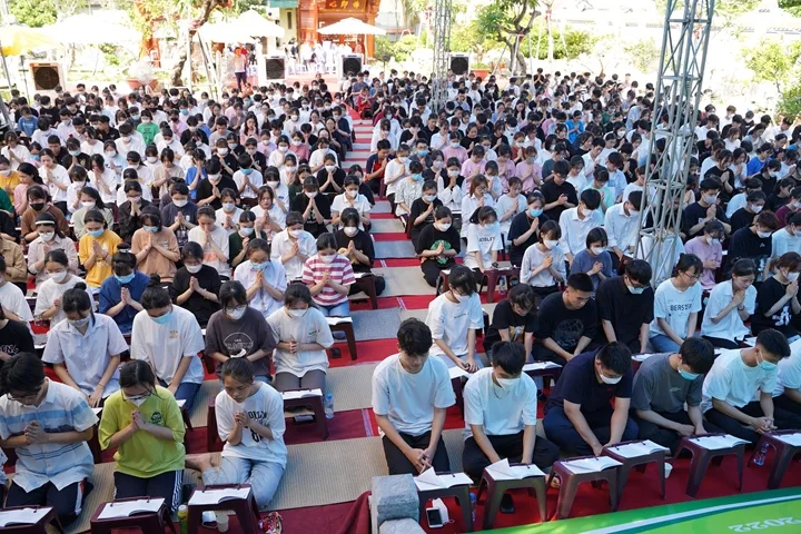 Lễ cầu nguyện và tư vấn mùa thi tại chùa Quan Âm – Hà Nội