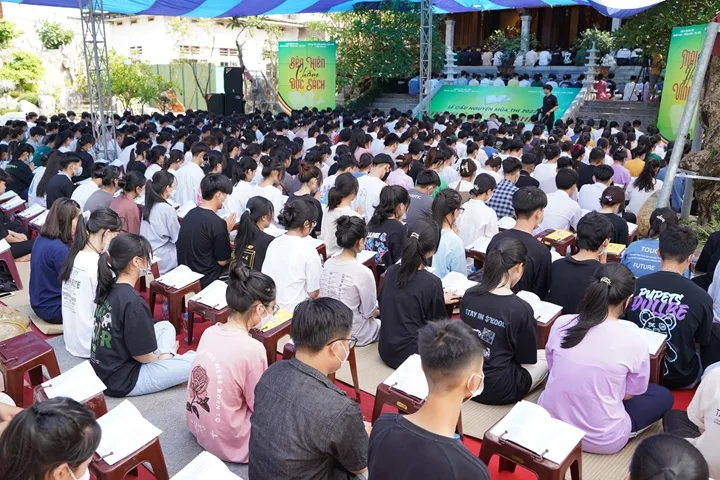 Lễ cầu nguyện và tư vấn mùa thi tại chùa Quan Âm – Hà Nội