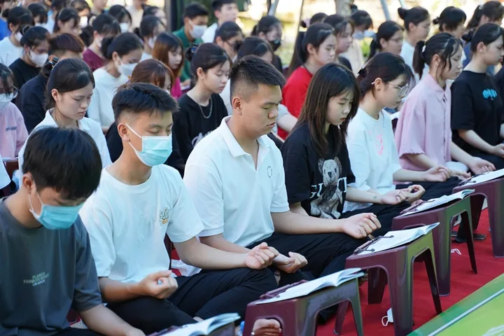 Lễ cầu nguyện và tư vấn mùa thi tại chùa Quan Âm – Hà Nội