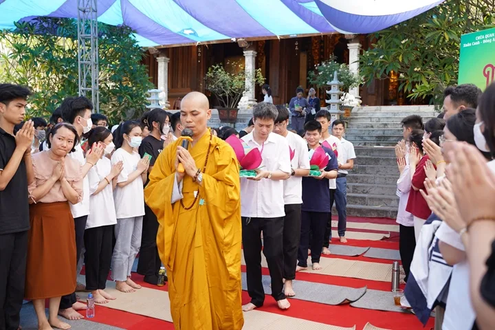 Lễ cầu nguyện và tư vấn mùa thi tại chùa Quan Âm – Hà Nội