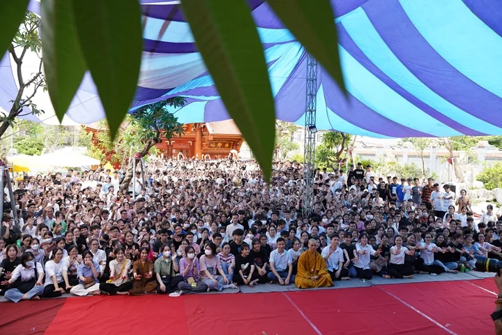 Lễ cầu nguyện và tư vấn mùa thi tại chùa Quan Âm – Hà Nội