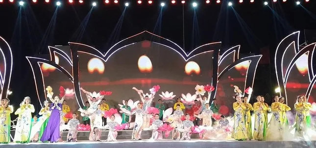 Chương trình nghệ thuật “Thắp sáng tri ân mùa Vu lan” tại Nghệ An
