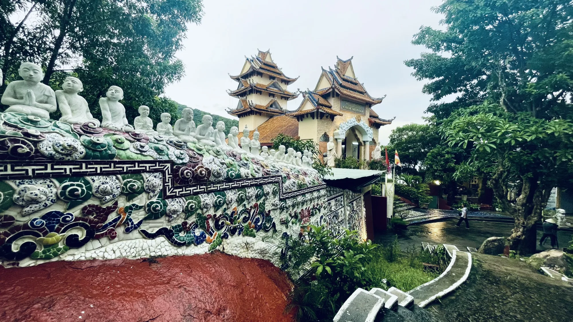 Khảo sát Kiến trúc Phật giáo Việt nam các tỉnh Đông Nam Bộ và Miền Tây Nam Bộ