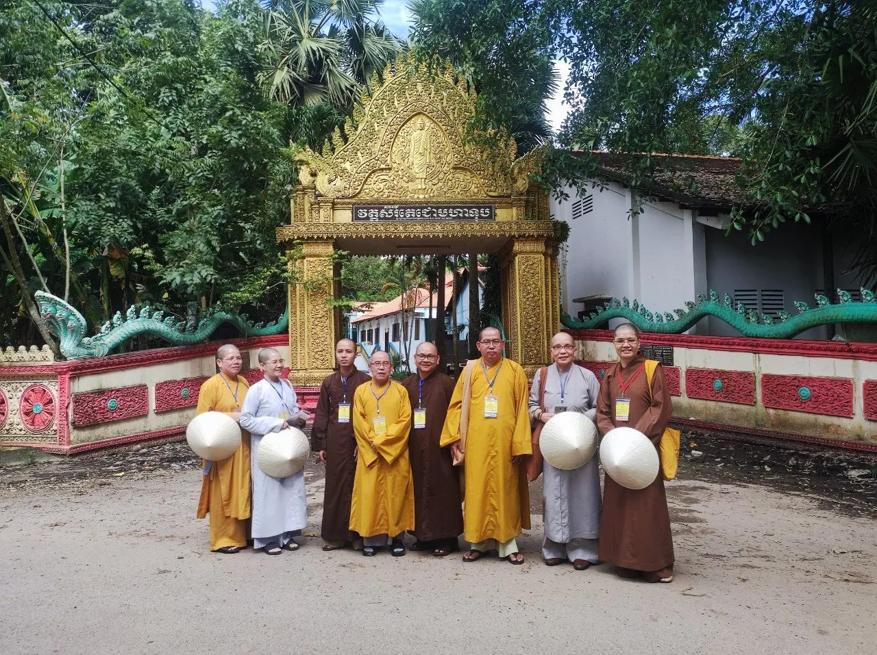 Ngày thứ tư đoàn khảo sát kiến trúc phật giáo : Các ngôi chùa ở hai tỉnh Vĩnh Long và Trà Vinh